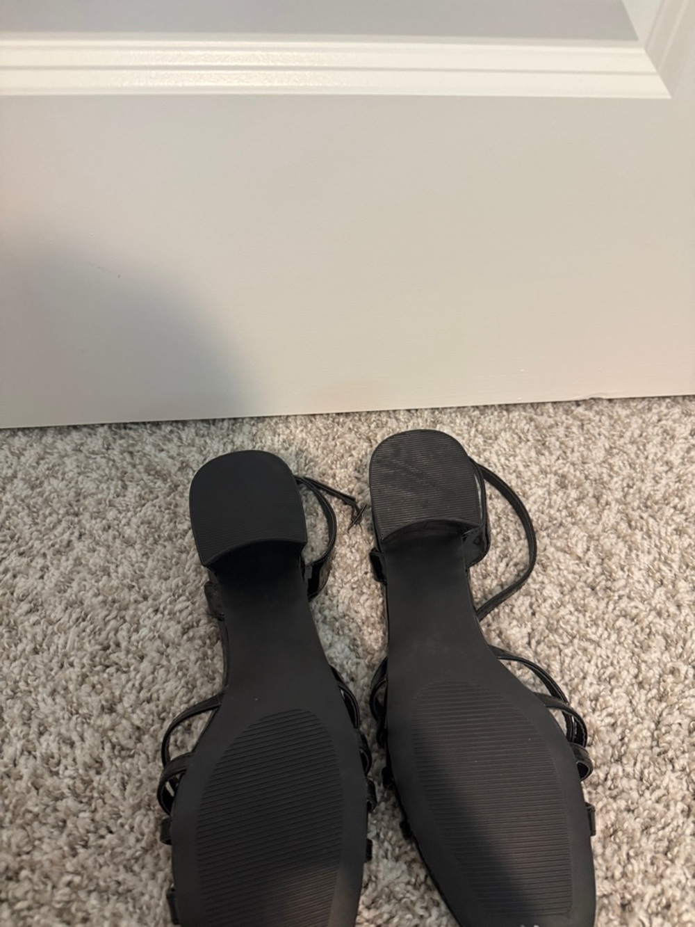 NWT Black Rivet Glossy Black Strappy Square-Toe Heels - Picture 2 of 3